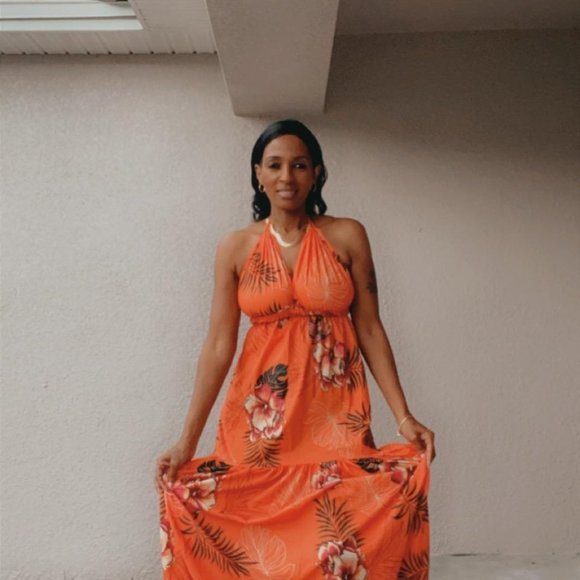 Lola Printed Maxi Dress - Picture 2 of 4